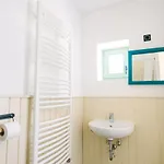 Maison Bogart