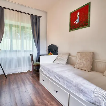 Maison Bogart *