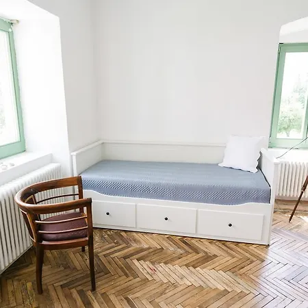 Maison Bogart *