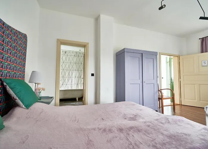 Maison Bogart