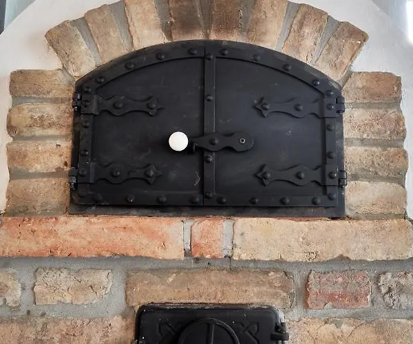 Maison Bogart
